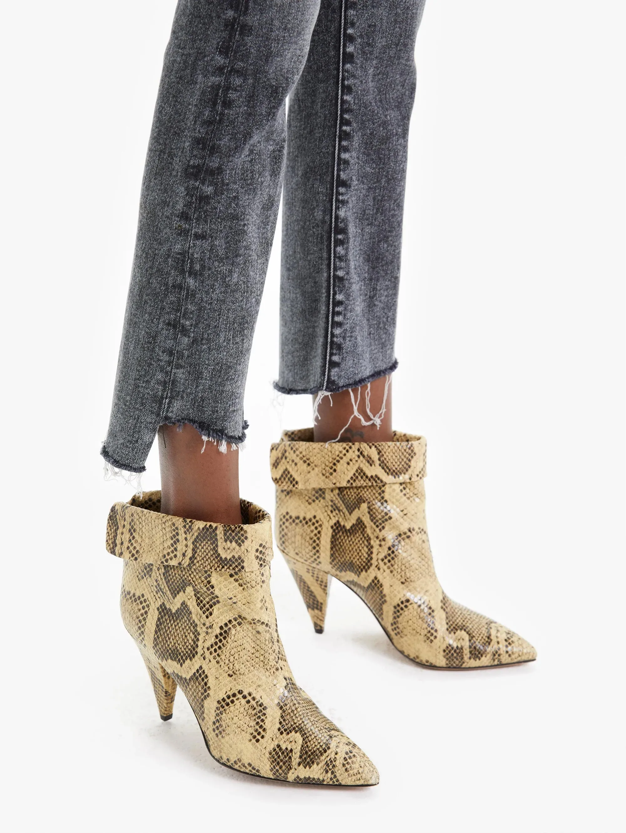 Insider Crop Step Fray Jean - Train Stops
